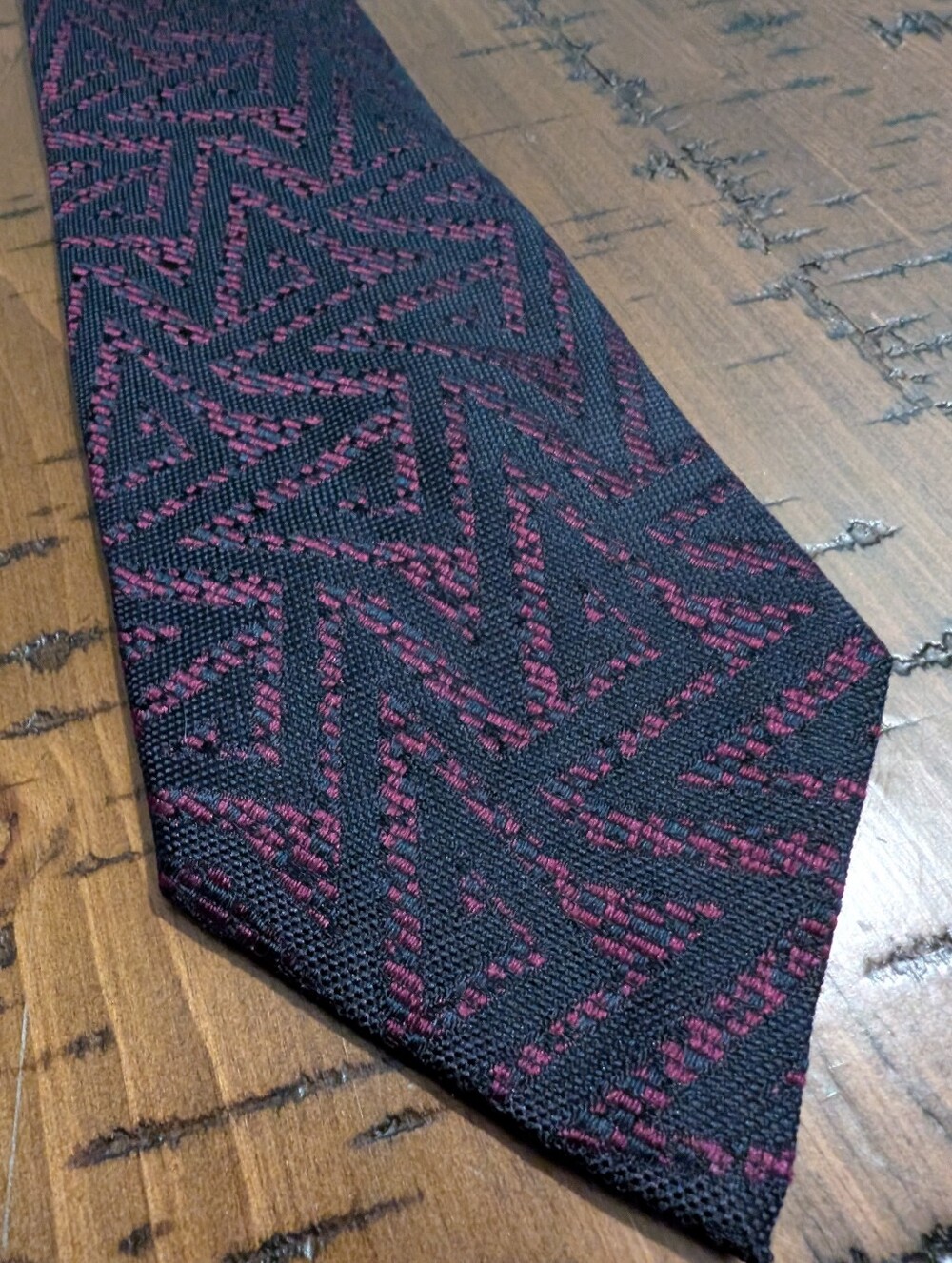 VTG- Valentino 100% Silk Geometric Abstract Tie